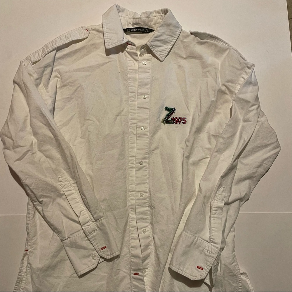 white zara basic button down with 3/4 length sleeves